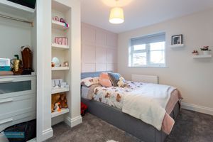 Bedroom- click for photo gallery